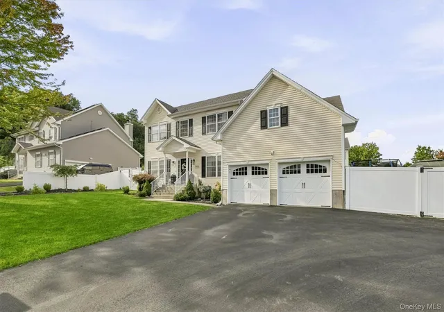 Photo 3 of Single family home for sale at 2726 Colonial Dr, New Windsor, NY 12553 | MLS# 1049776 | Listing updated on 2026-09-15