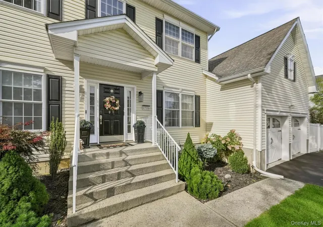 Photo 4 of Single family home for sale at 2726 Colonial Dr, New Windsor, NY 12553 | MLS# 1049776 | Listing updated on 2026-09-15
