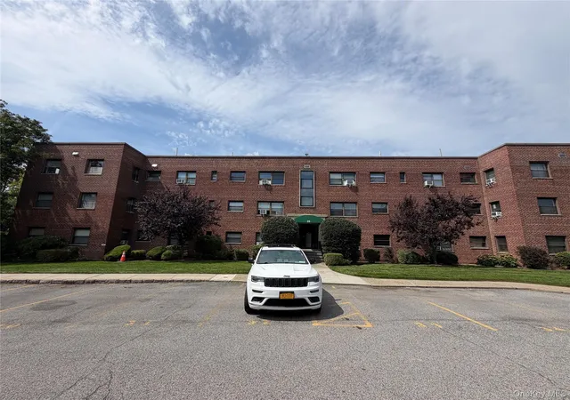 Photo 1 of Condo for sale at 25 Shady Glen Ct #3B, New Rochelle, NY 10805 | MLS# 1049919 | Listing updated on 2026-09-15