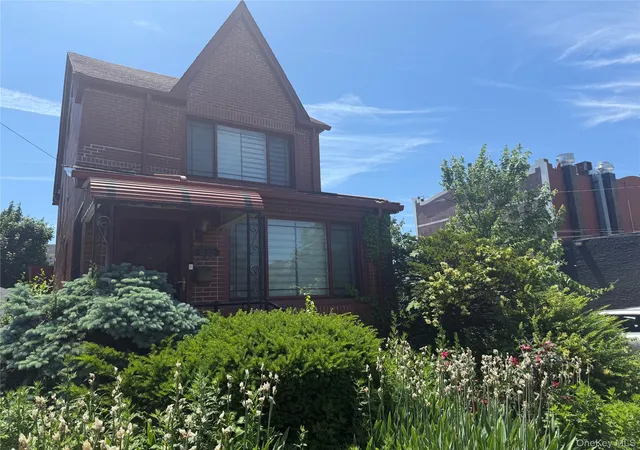 Photo 3 of Single family home for sale at 123 02 116 Avenue, New York, NY 11420 | MLS# 1050032 | Listing updated on 2026-09-15