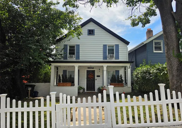 Photo 1 of Single family home for sale at 33 E Catherine St, Orangetown, NY 10960 | MLS# 1050101 | Listing updated on 2026-10-07