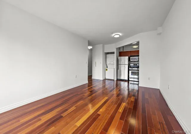 Photo 2 of Condo for sale at 30 85 Vernon Blvd #6E, New York, NY 11102 | MLS# 1050541 | Listing updated on 2026-09-15