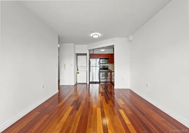 Photo 3 of Condo for sale at 30-85 Vernon Blvd #6E, New York, NY 11102 | MLS# 1050541 | Listing updated on 2026-09-15
