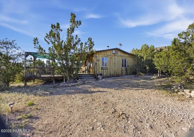 Photo 2 of Single family home for sale at 450 W Mystic Mesa Dr, Paulden, AZ 86334 | MLS# 1080753 | Listing updated on 2026-09-16