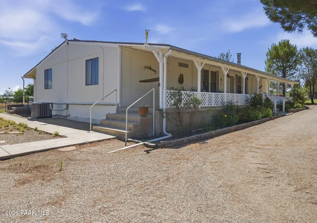 Photo 2 of Manufactured home for sale at 1708 W Arlene St, Chino Valley, AZ 86323 | MLS# 1083846 | Listing updated on 2026-09-30