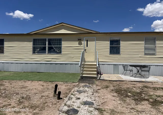 Photo 1 of Manufactured home for sale at 25284 W El Dorado Dr, Seligman, AZ 86337 | MLS# 1084115 | Listing updated on 2026-09-21