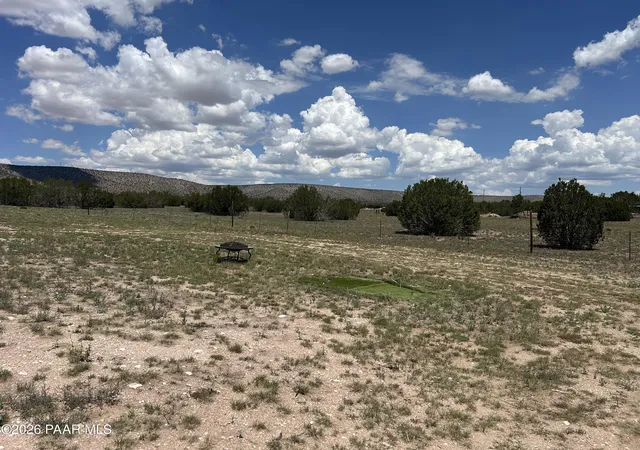 Photo 3 of Manufactured home for sale at 25284 W El Dorado Dr, Seligman, AZ 86337 | MLS# 1084115 | Listing updated on 2026-09-21