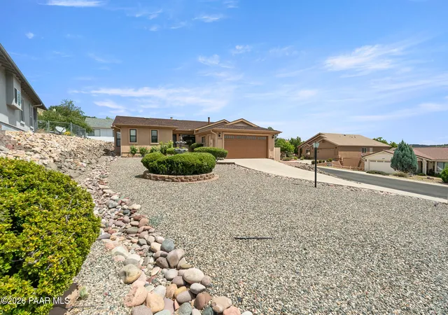 Photo 3 of Single family home for sale at 1528 Marvin Gdns Ln, Prescott, AZ 86301 | MLS# 1084797 | Listing updated on 2026-10-06