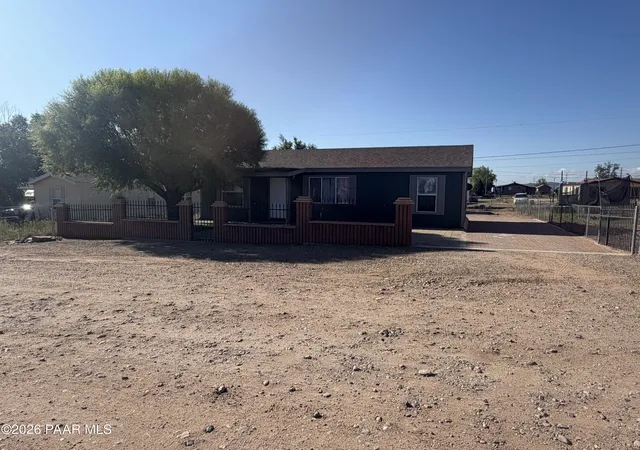 Photo 2 of Manufactured home for sale at 205 W Rio Trl, Paulden, AZ 86334 | MLS# 1084787 | Listing updated on 2026-09-16