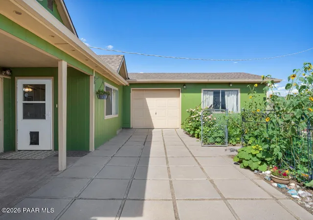 Photo 3 of Single family home for sale at 765 W Gina Marie Blvd, Paulden, AZ 86334 | MLS# 1085119 | Listing updated on 2026-09-17