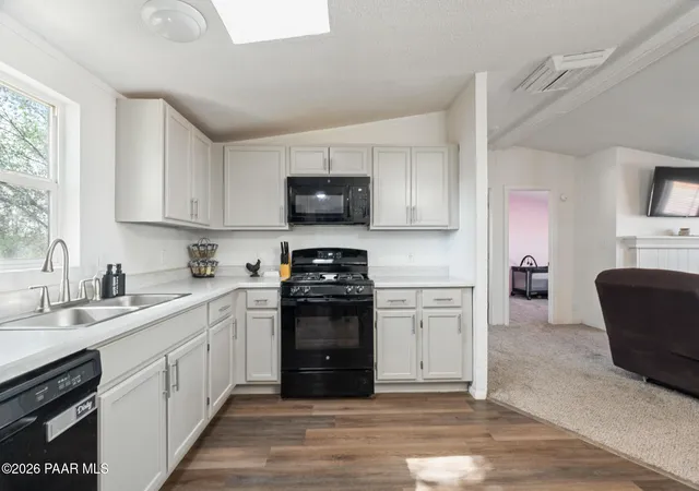Photo 4 of Manufactured home for sale at 325 W Acapulco Way, Paulden, AZ 86334 | MLS# 1084953 | Listing updated on 2026-09-21