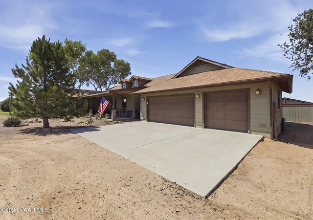 Photo 4 of Single family home for sale at 402 Ben J Trl, Chino Valley, AZ 86323 | MLS# 1084974 | Listing updated on 2026-09-11