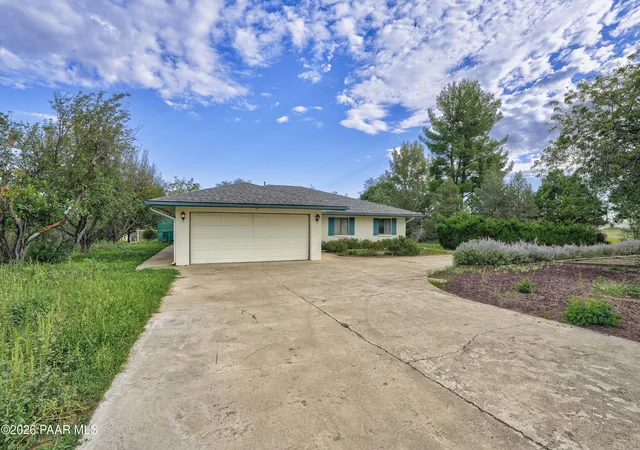 Photo 1 of Single family home for sale at 860 N Road 4, Chino Valley, AZ 86323 | MLS# 1084938 | Listing updated on 2026-09-17