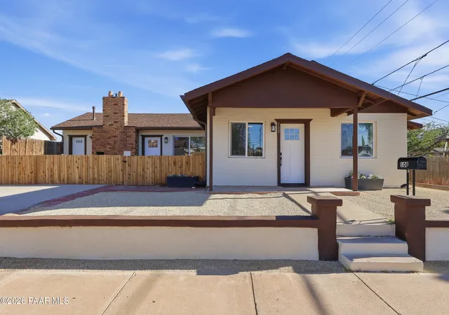 Photo 3 of Single family home for sale at 108 E Oak St, Winslow, AZ 86047 | MLS# 1084980 | Listing updated on 2026-09-11