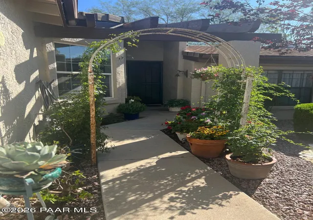 Townhouse for sale at 947 N Rolling Green Rd, Dewey, AZ 86327 | MLS# 1084999