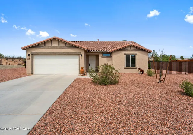Photo 1 of Single family home for sale at 18 W Monte Cristo Dr, Wickenburg, AZ 85390 | MLS# 1085129 | Listing updated on 2026-10-07