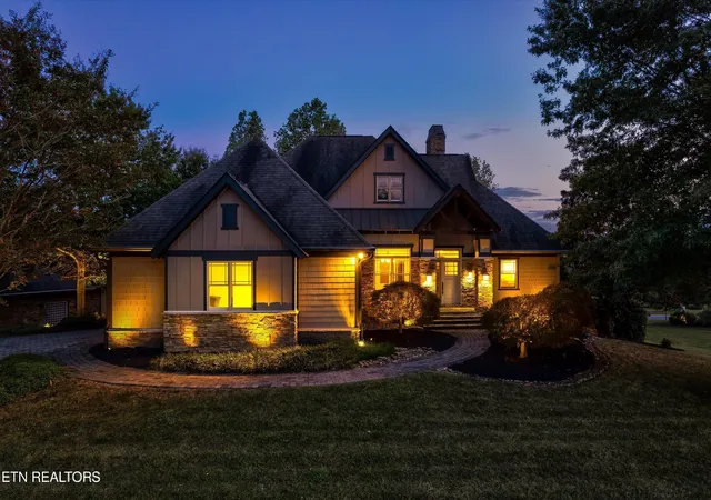 Photo 1 of Single family home for sale at 494 Chestnut Ln, Loudon, TN 37774 | MLS# 2959053 | Listing updated on 2026-10-20