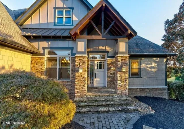 Photo 2 of Single family home for sale at 494 Chestnut Ln, Loudon, TN 37774 | MLS# 2959053 | Listing updated on 2026-10-20