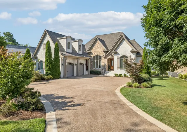 Photo 3 of Single family home for sale at 3033 Lakeshore Dr, Old Hickory, TN 37138 | MLS# 2944354 | Listing updated on 2026-09-11