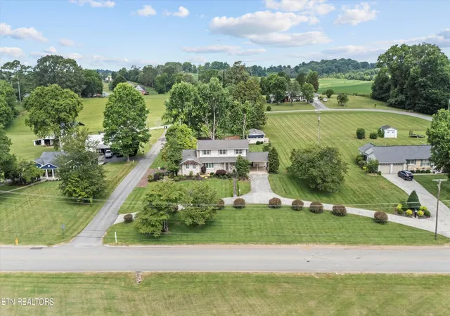Photo 1 of Single family home for sale at 212 Old Athens Pike, Sweetwater, TN 37874 | MLS# 3531937 | Listing updated on 2026-09-11