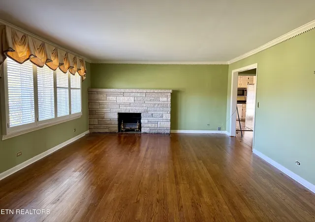Photo 4 of Single family home for sale at 212 Old Athens Pike, Sweetwater, TN 37874 | MLS# 3531937 | Listing updated on 2026-10-08