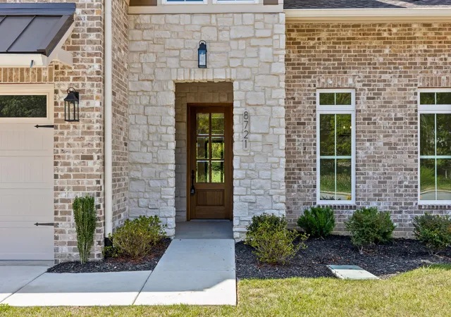 Photo 3 of Single family home for sale at 8721 Palamon Pl, Ooltewah, TN 37363 | MLS# 2971469 | Listing updated on 2026-09-12