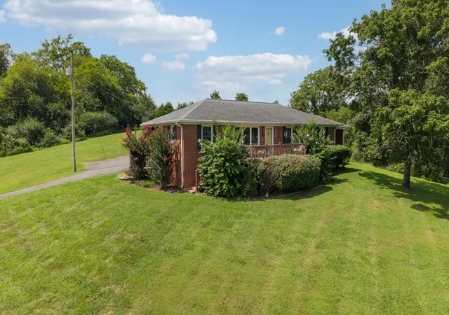Photo 2 of Sale Pending at 2751 Lynchburg Hwy, Lynchburg, TN 37352 | MLS# 2974834 | Listing updated on 2026-09-15
