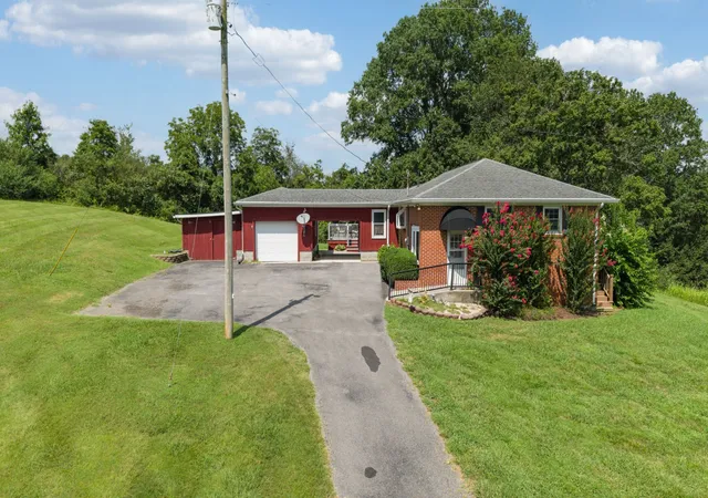 Photo 3 of Sale Pending at 2751 Lynchburg Hwy, Lynchburg, TN 37352 | MLS# 2974834 | Listing updated on 2026-09-15