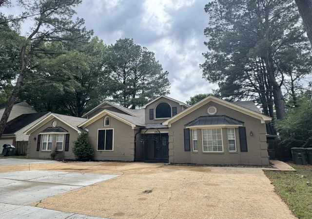 Photo 3 of Single family home for sale at 2523 Syon Dr, Memphis, TN 38119 | MLS# 2976971 | Listing updated on 2026-09-14