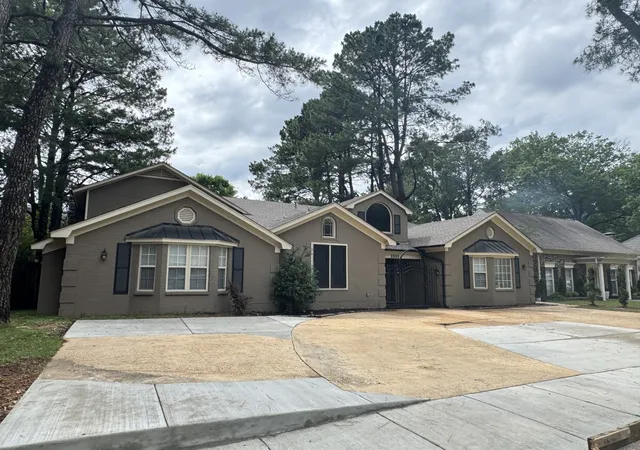 Photo 3 of Single family home for sale at 2523 Syon Dr, Memphis, TN 38119 | MLS# 2976971 | Listing updated on 2026-09-14