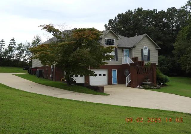 Photo 2 of Single family home for sale at 1325 Matthew Ave, Lawrenceburg, TN 38464 | MLS# 2988269 | Listing updated on 2026-09-15