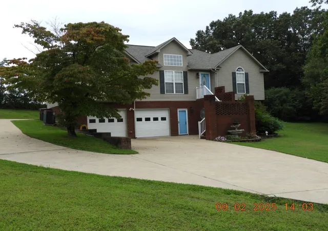 Photo 3 of Single family home for sale at 1325 Matthew Ave, Lawrenceburg, TN 38464 | MLS# 2988269 | Listing updated on 2026-09-15