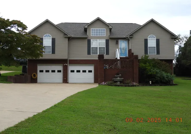 Photo 3 of Single family home for sale at 1325 Matthew Ave, Lawrenceburg, TN 38464 | MLS# 2988269 | Listing updated on 2026-09-24