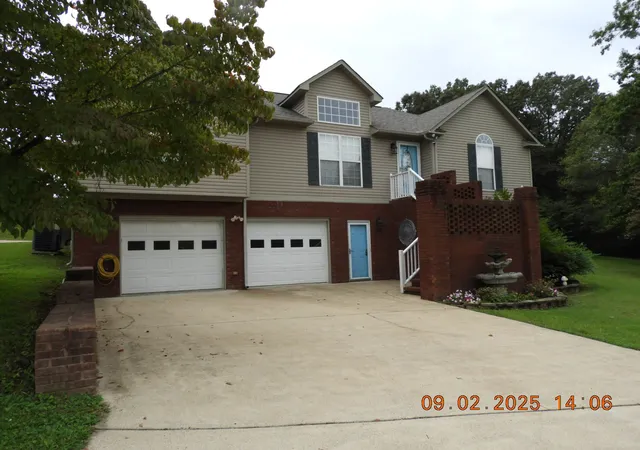 Photo 4 of Single family home for sale at 1325 Matthew Ave, Lawrenceburg, TN 38464 | MLS# 2988269 | Listing updated on 2026-09-24