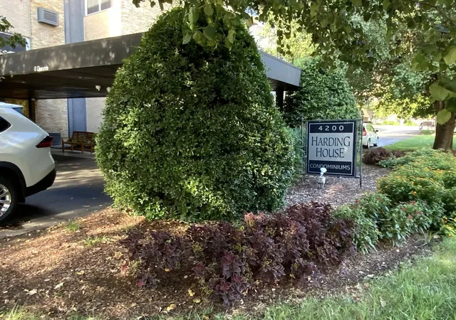 Photo 2 of Condo for sale at 4200 West End Ave #404, Nashville, TN 37205 | MLS# 2999573 | Listing updated on 2026-09-11