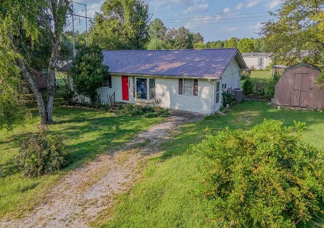 Photo 2 of Sale Pending at 333 Price Circle, Spring City, TN 37381 | MLS# 3000116 | Listing updated on 2026-09-11