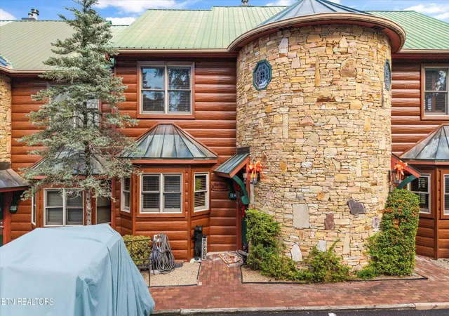 Photo 2 of Condo for sale at 2044 Hickory Ridge Way #3334, Sevierville, TN 37862 | MLS# 3173677 | Listing updated on 2026-09-11