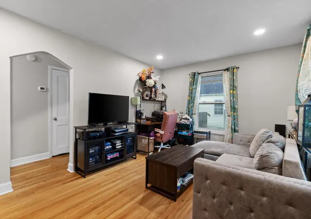 Photo 2 of Single family home for sale at 4919 Carolyn Lane, Chattanooga, TN 37411 | MLS# 3337183 | Listing updated on 2026-09-22