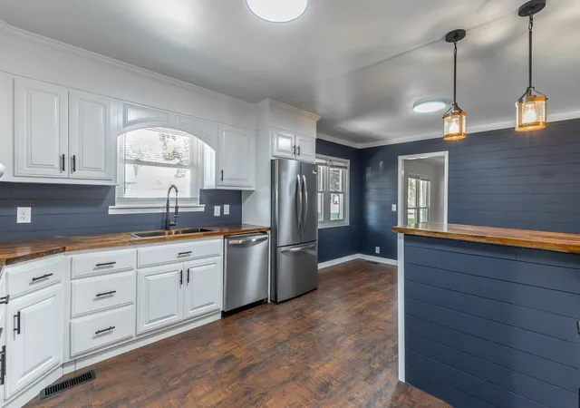 Photo 2 of Single family home for sale at 1807 Hamilton Ave, South Pittsburg, TN 37380 | MLS# 3038256 | Listing updated on 2026-09-11