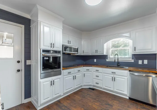 Photo 3 of Single family home for sale at 1807 Hamilton Ave, South Pittsburg, TN 37380 | MLS# 3038256 | Listing updated on 2026-09-11