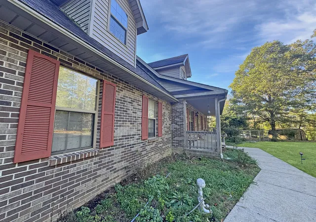Photo 2 of Single family home for sale at 127 Lena Sykes Rd, Dover, TN 37058 | MLS# 3031733 | Listing updated on 2026-09-14