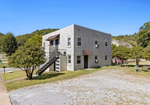 Photo 2 of Multi family home for sale at 15 Sawyer Street, Chattanooga, TN 37405 | MLS# 3017845 | Listing updated on 2026-09-11