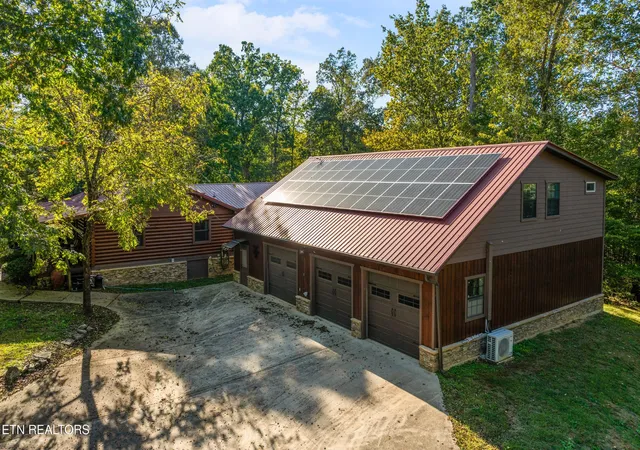 Photo 3 of Single family home for sale at 228 Pattie Gap Rd, Philadelphia, TN 37846 | MLS# 3031385 | Listing updated on 2026-10-06