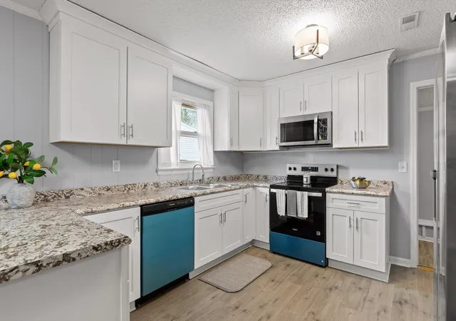Photo 3 of Single family home for sale at 599 Steele Rd, Rossville, GA 30741 | MLS# 3039381 | Listing updated on 2026-10-02