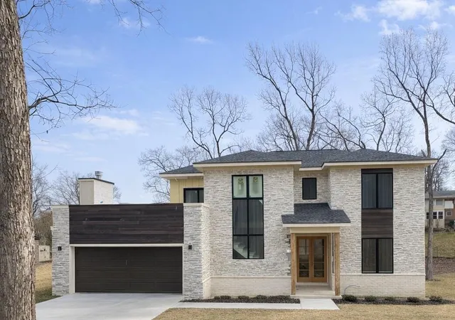 Photo 1 of Single family home for sale at 3847 Kings Rd, Chattanooga, TN 37416 | MLS# 3280981 | Listing updated on 2026-09-11
