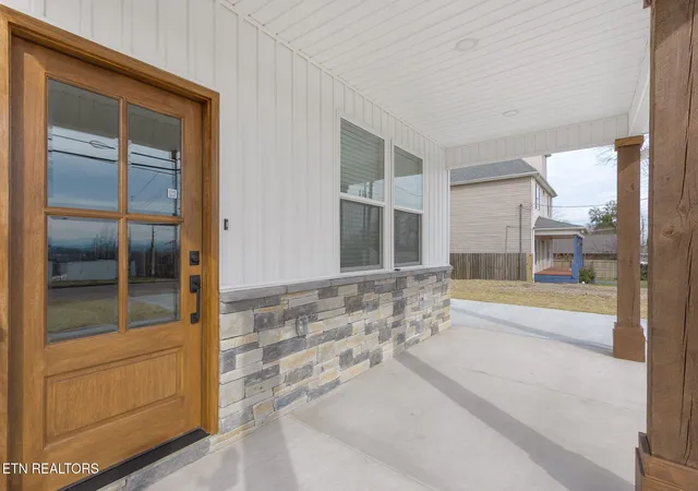 Photo 3 of Sale Pending at 1111 Virginia Ave, Knoxville, TN 37921 | MLS# 3521087 | Listing updated on 2026-09-11