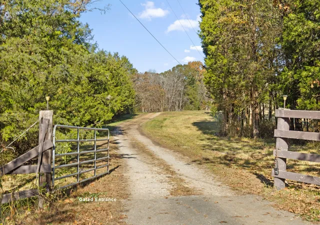 Photo 4 of Single family home for sale at 661 Jill Ln, Chickamauga, GA 30707 | MLS# 3047659 | Listing updated on 2026-09-11