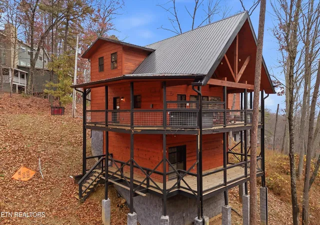Photo 1 of Single family home for sale at 1104 Laddie Buck Ln, Gatlinburg, TN 37738 | MLS# 3050108 | Listing updated on 2026-09-11