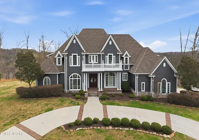 Photo 1 of Mansion for sale at 910 Eagle Nest Dr, Loudon, TN 37774 | MLS# 3544530 | Listing updated on 2026-10-01