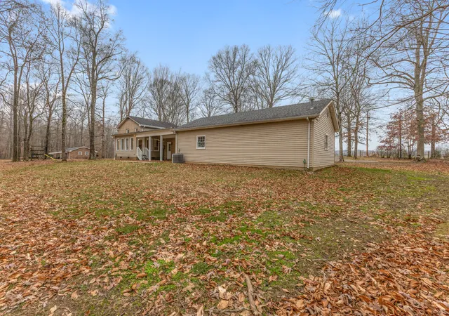 Photo 3 of Single family home for sale at 698 Houston Fielder Rd, Clarksville, TN 37043 | MLS# 3058853 | Listing updated on 2026-09-21